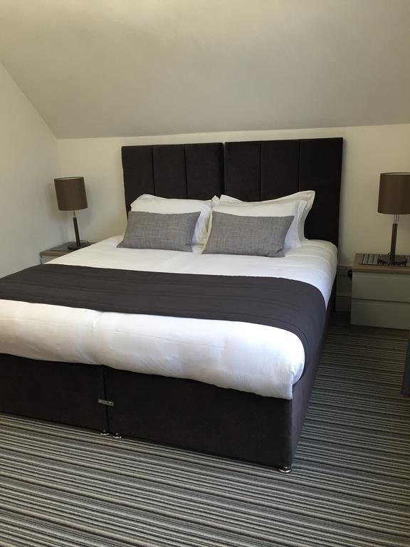 One Helena Road Serviced Apartments Саутси Номер фото